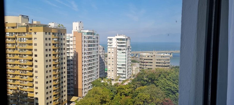 11.8 Flat moderno na melhor localização de Floripa