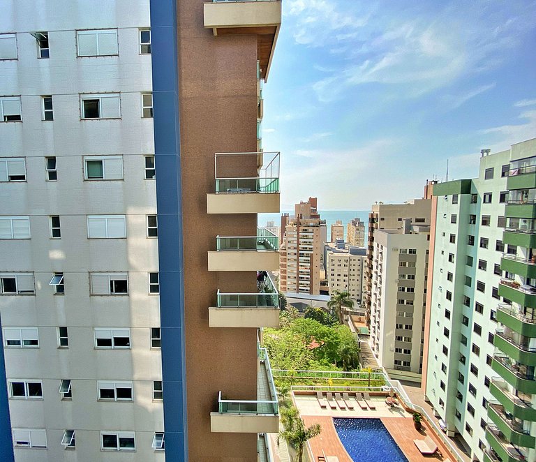 8.5 Flat charmoso com vista parcial para Ponte